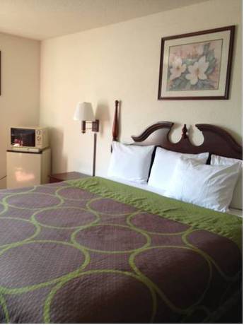 Imagen de la habitación del Hotel Super 8 By Wyndham Aurora/naperville Area. Foto 2