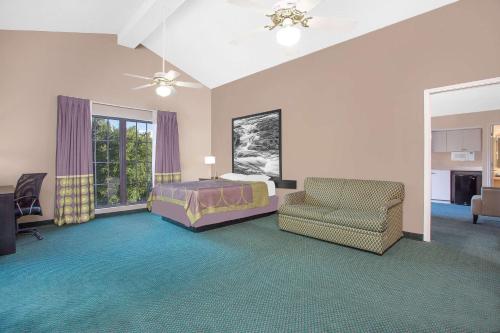 Imagen de la habitación del Hotel Super 8 By Wyndham Austell/six Flags. Foto 14
