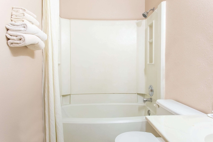 Imagen de la habitación del Hotel Super 8 By Wyndham Austin Mn. Foto 13