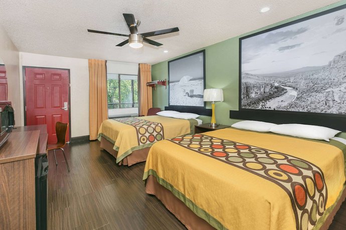 Imagen de la habitación del Hotel Super 8 By Wyndham Austin University/downtown Area. Foto 5