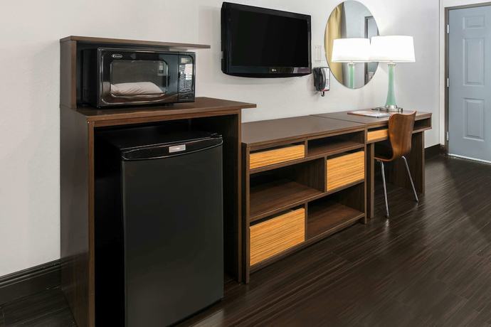 Imagen de la habitación del Hotel Super 8 By Wyndham Austin University/downtown Area. Foto 10