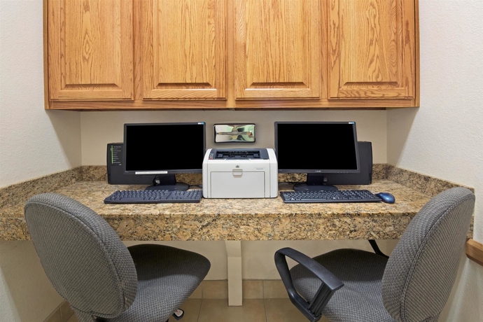 Imagen de los interiores del Hotel Super 8 By Wyndham Austin/airport South. Foto 16