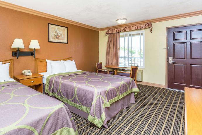 Imagen de la habitación del Hotel Super 8 By Wyndham Azusa. Foto 4