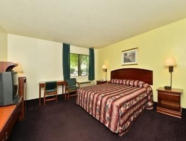 Imagen de la habitación del Hotel Super 8 By Wyndham Bakersfield/central. Foto 14