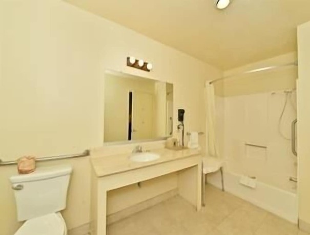 Imagen de la habitación del Hotel Super 8 By Wyndham Bakersfield/central. Foto 17