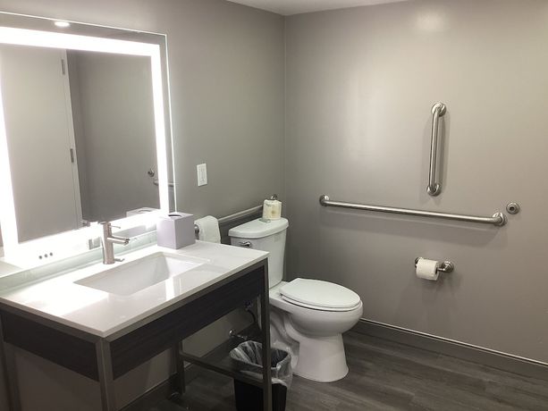 Imagen de la habitación del Hotel Super 8 By Wyndham Baltimore Northwest. Foto 9