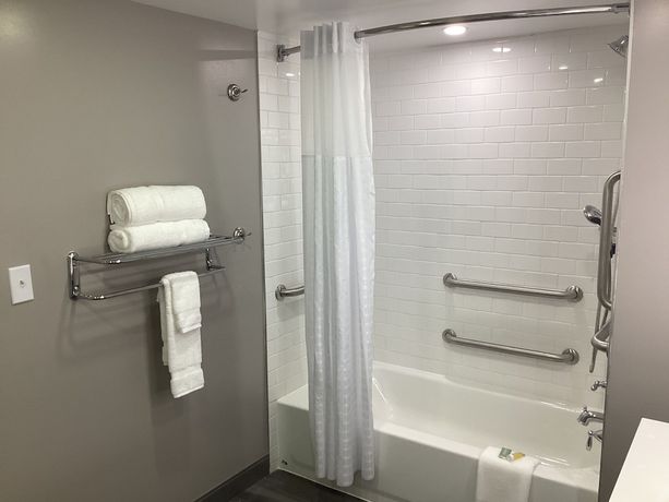 Imagen de la habitación del Hotel Super 8 By Wyndham Baltimore Northwest. Foto 10