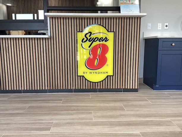 Imagen de los interiores del Hotel Super 8 By Wyndham Baltimore Northwest. Foto 17