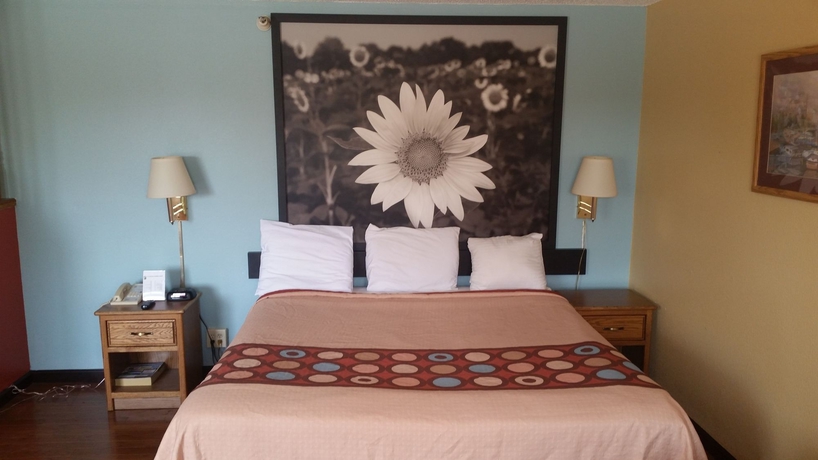Imagen de la habitación del Hotel Super 8 By Wyndham Baltimore/essex Area. Foto 12