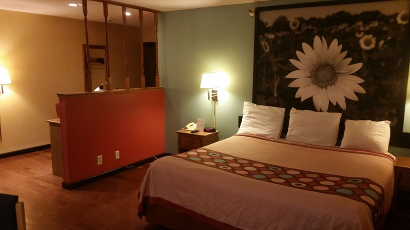 Imagen de la habitación del Hotel Super 8 By Wyndham Baltimore/essex Area. Foto 13
