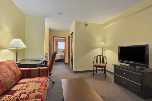Imagen de la habitación del Hotel Super 8 By Wyndham Barrie South. Foto 3