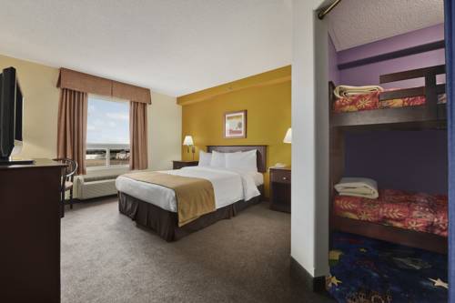 Imagen de la habitación del Hotel Super 8 By Wyndham Barrie South. Foto 5