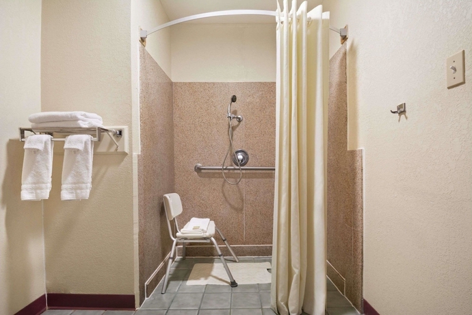 Imagen de la habitación del Hotel Super 8 By Wyndham Baton Rouge/i-12. Foto 10