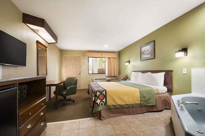Imagen de la habitación del Hotel Super 8 By Wyndham Baton Rouge/i-12. Foto 12