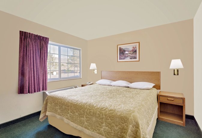 Imagen de la habitación del Hotel Super 8 By Wyndham Battle Mountain. Foto 4