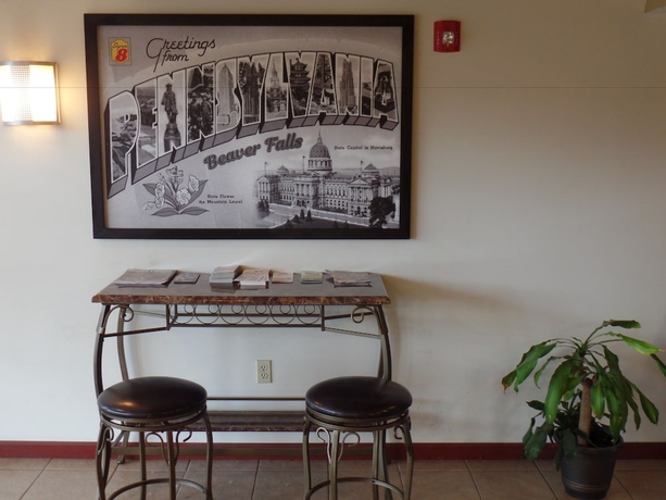 Imagen de los interiores del Hotel Super 8 By Wyndham Beaver Falls. Foto 17