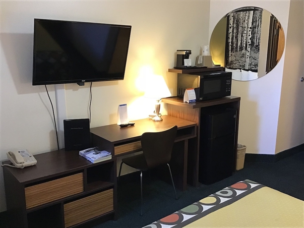 Imagen de la habitación del Hotel Super 8 By Wyndham Belgrade/bozeman Airport. Foto 17