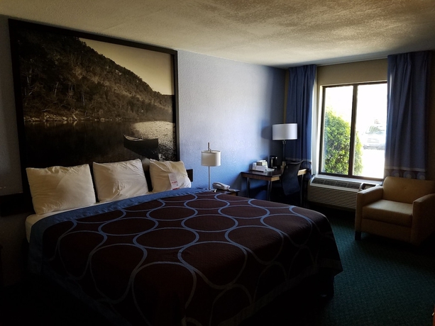 Imagen de la habitación del Hotel Super 8 By Wyndham Bentonville. Foto 3