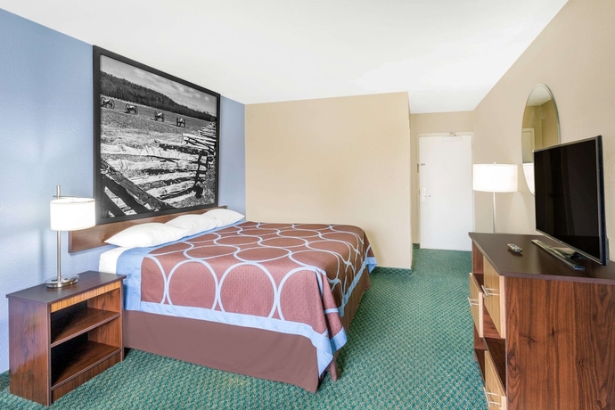 Imagen de la habitación del Hotel Super 8 By Wyndham Bentonville. Foto 4