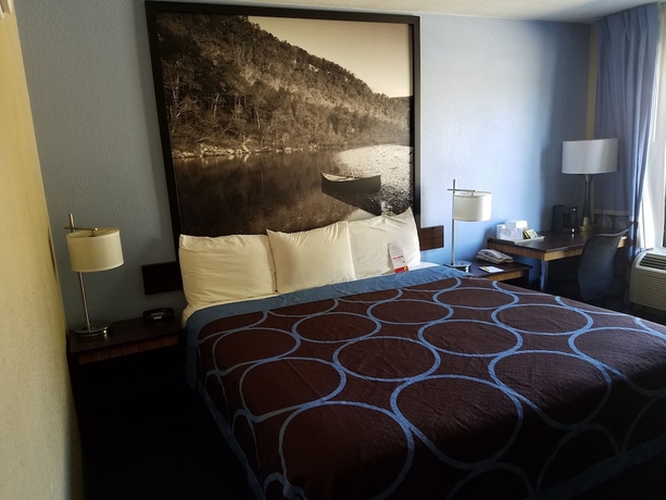 Imagen de la habitación del Hotel Super 8 By Wyndham Bentonville. Foto 5