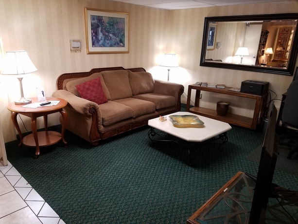 Imagen de los interiores del Hotel Super 8 By Wyndham Bentonville. Foto 19