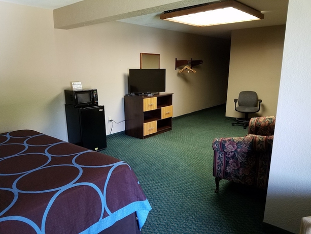 Imagen de la habitación del Hotel Super 8 By Wyndham Bentonville. Foto 13
