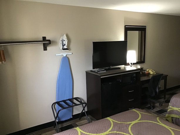 Imagen de la habitación del Hotel Super 8 By Wyndham Billings. Foto 10