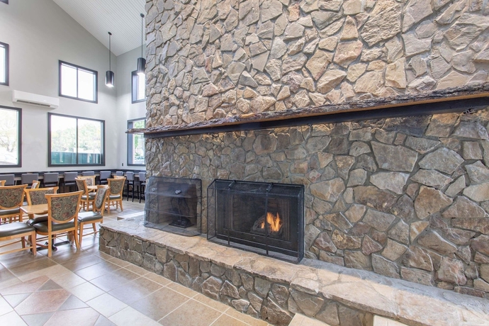 Imagen de los interiores del Hotel Super 8 By Wyndham Boone Nc. Foto 13