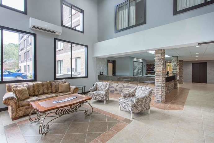 Imagen de los interiores del Hotel Super 8 By Wyndham Boone Nc. Foto 15