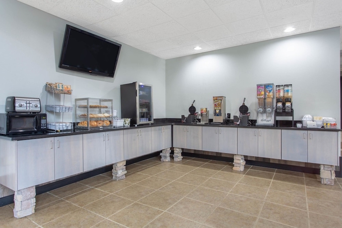 Imagen del bar/restaurante del Hotel Super 8 By Wyndham Boone Nc. Foto 3