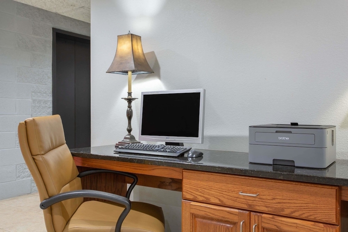 Imagen de los interiores del Hotel Super 8 By Wyndham Boone Nc. Foto 17