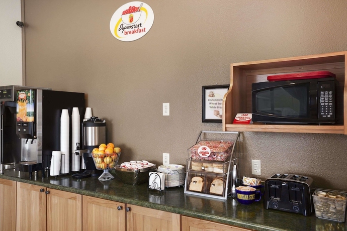 Imagen del bar/restaurante del Hotel Super 8 By Wyndham Bozeman. Foto 4