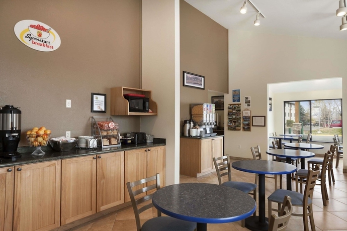 Imagen del bar/restaurante del Hotel Super 8 By Wyndham Bozeman. Foto 5