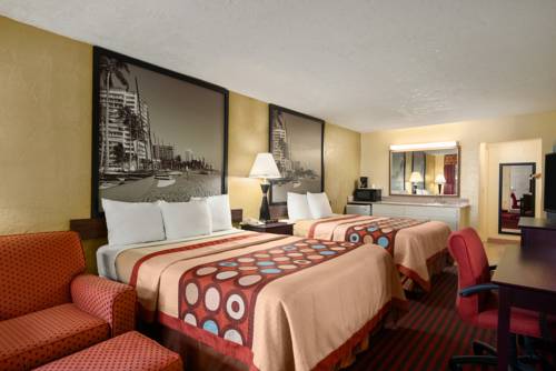 Imagen de la habitación del Hotel Super 8 By Wyndham Bradenton Sarasota Area. Foto 10