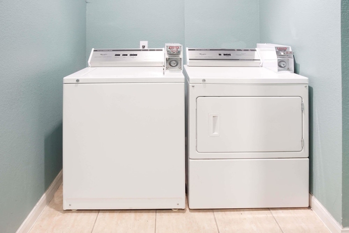 Imagen de los interiores del Hotel Super 8 By Wyndham Brenham Tx. Foto 18