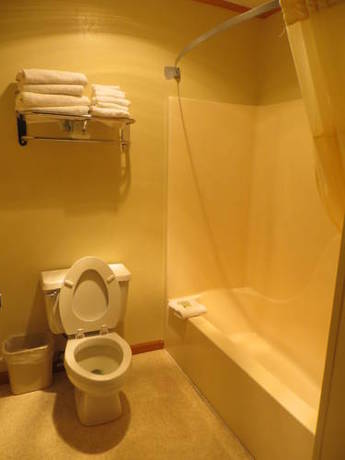 Imagen de la habitación del Hotel Super 8 By Wyndham Bridgeview Of Mackinaw City. Foto 2