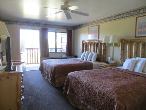 Imagen de la habitación del Hotel Super 8 By Wyndham Bridgeview Of Mackinaw City. Foto 6