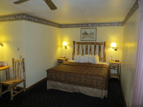 Imagen de la habitación del Hotel Super 8 By Wyndham Bridgeview Of Mackinaw City. Foto 12