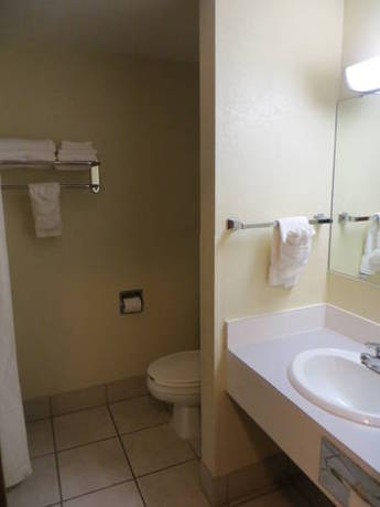 Imagen de la habitación del Hotel Super 8 By Wyndham Bridgeview Of Mackinaw City. Foto 16