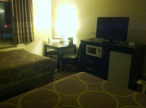 Imagen de la habitación del Hotel Super 8 By Wyndham Bridgeview/chicago Area. Foto 2