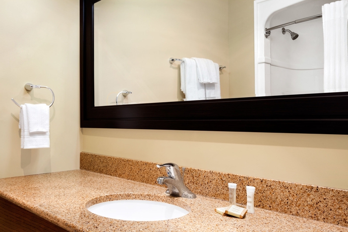 Imagen de la habitación del Hotel Super 8 By Wyndham Brockville. Foto 5
