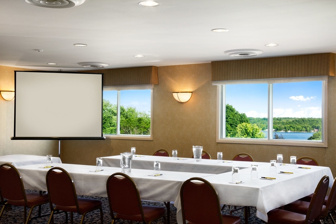 Imagen de los interiores del Hotel Super 8 By Wyndham Brockville. Foto 10