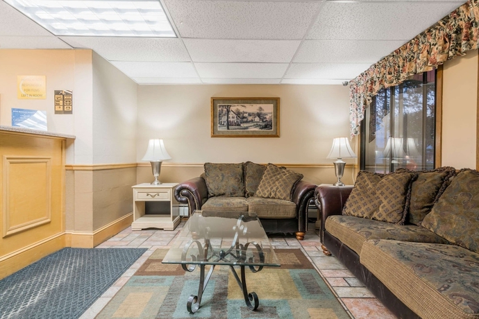 Imagen de los interiores del Hotel Super 8 By Wyndham Brooklyn Center/mpls. Foto 18