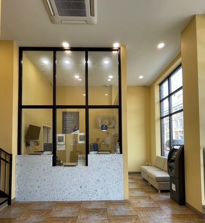 Imagen de los interiores del Hotel Super 8 By Wyndham Brooklyn Williamsburg. Foto 13
