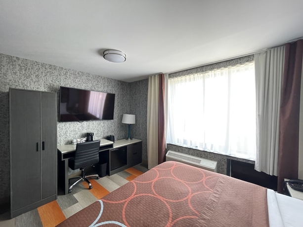 Imagen de la habitación del Hotel Super 8 By Wyndham Brooklyn Williamsburg. Foto 5