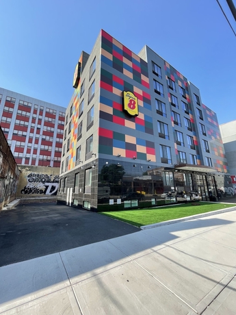 Imagen general del Hotel Super 8 By Wyndham Brooklyn Williamsburg. Foto 2