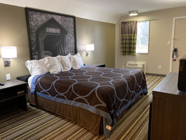 Imagen de la habitación del Hotel Super 8 By Wyndham Brownsburg. Foto 2
