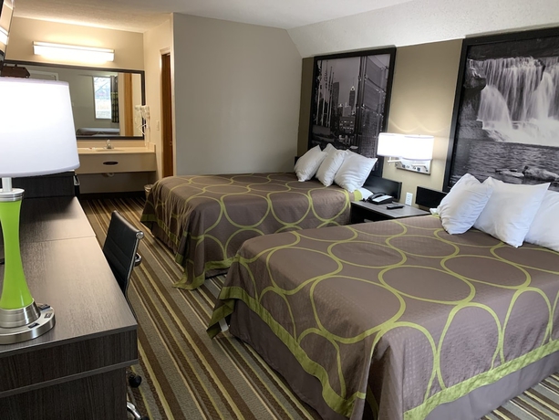 Imagen de la habitación del Hotel Super 8 By Wyndham Brownsburg. Foto 4