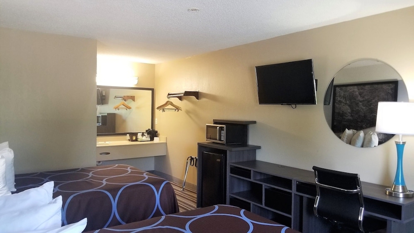Imagen de la habitación del Hotel Super 8 By Wyndham Brownsburg. Foto 10