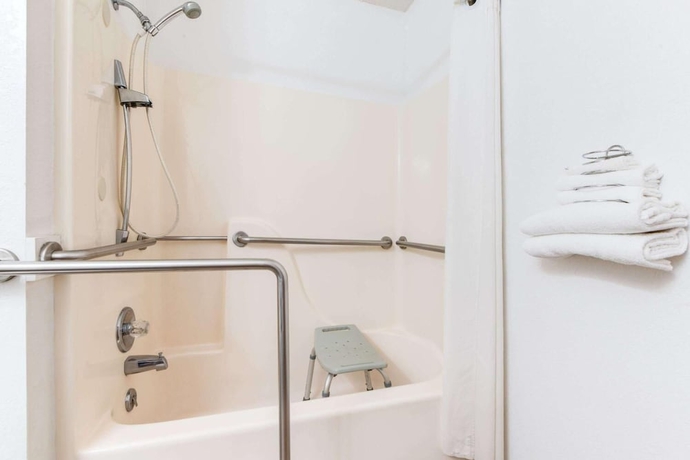 Imagen de la habitación del Hotel Super 8 By Wyndham Burlington. Foto 17